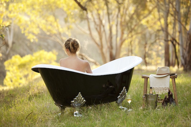Kingsford Outdoor Soaking Tub A Savory Food and Wine Retreat in Australias Picturesque Barossa Valley