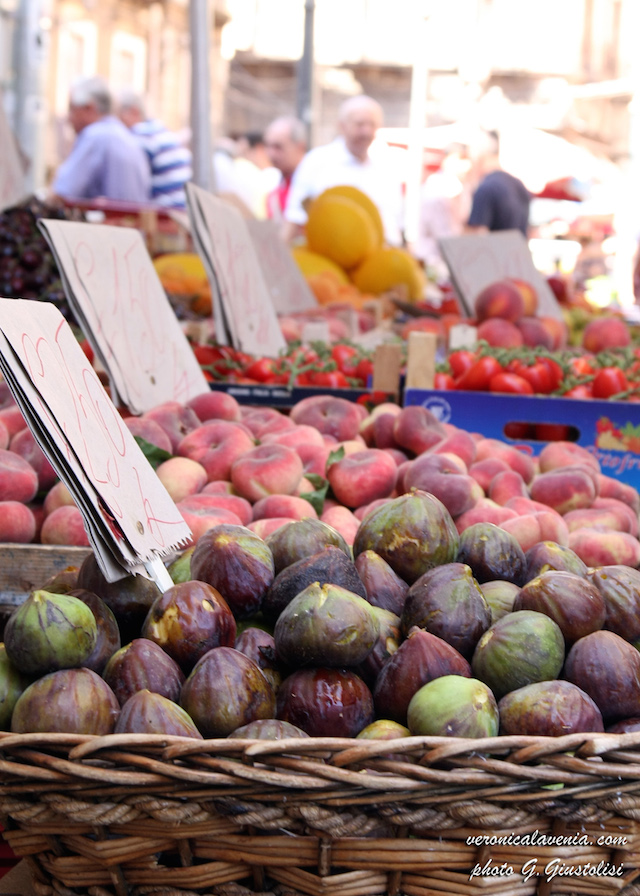 6.Corner of a Sicilian fruit and vegetable market