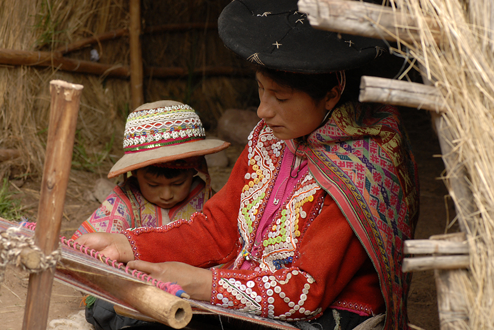Quechua weavers Awana Kancha Pisaq, Peru