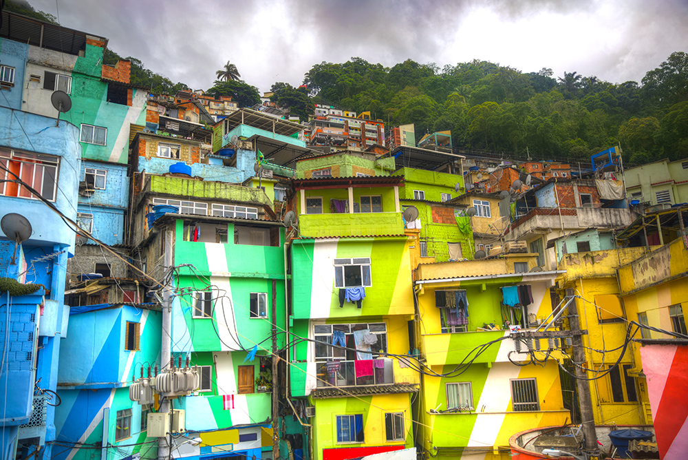 rio-de-janeiro-favela-painting