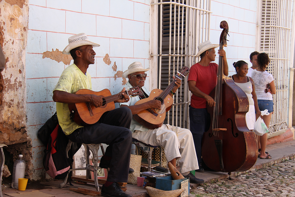 Street_Performers_Trinidad_Cuba
