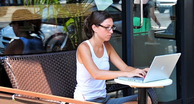 Entrepreneur working on Mac