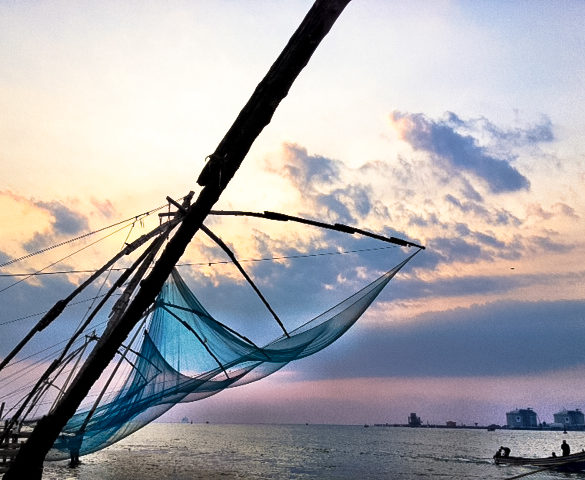 chinese fishing nets fort cochin, kerala