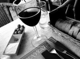 drink red wine in spain