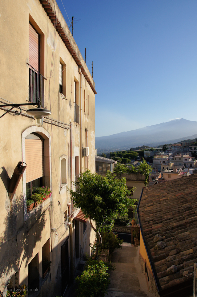 sicily view of mountains