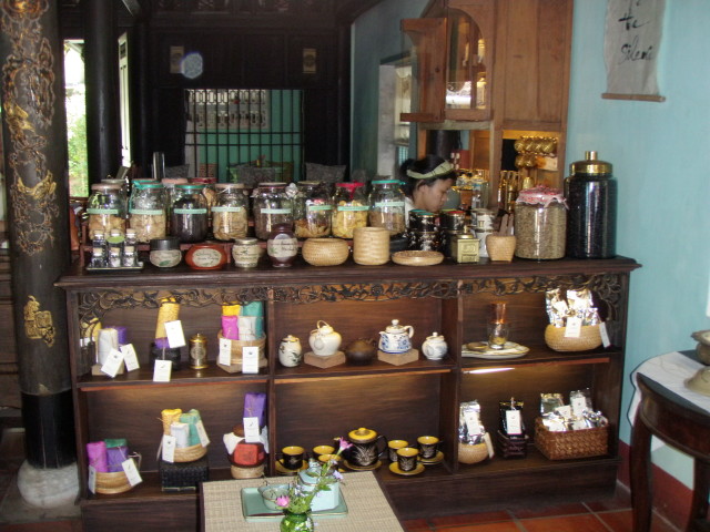 reaching out tea house, vietnam