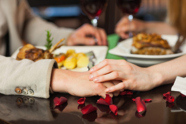 couple having dinner