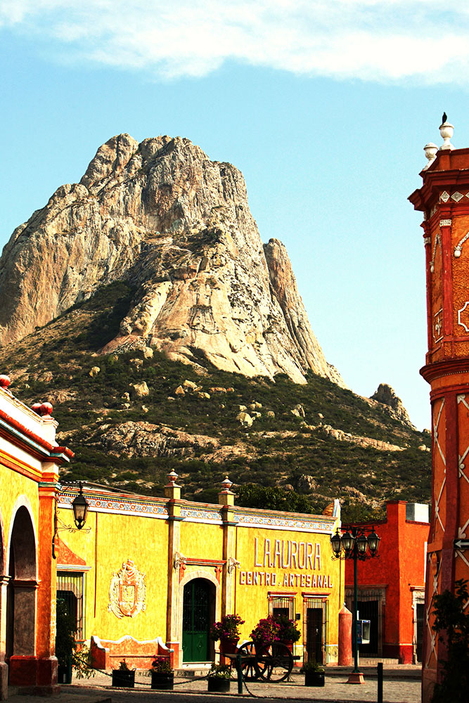 Bernal-pueblo-magico-mexico