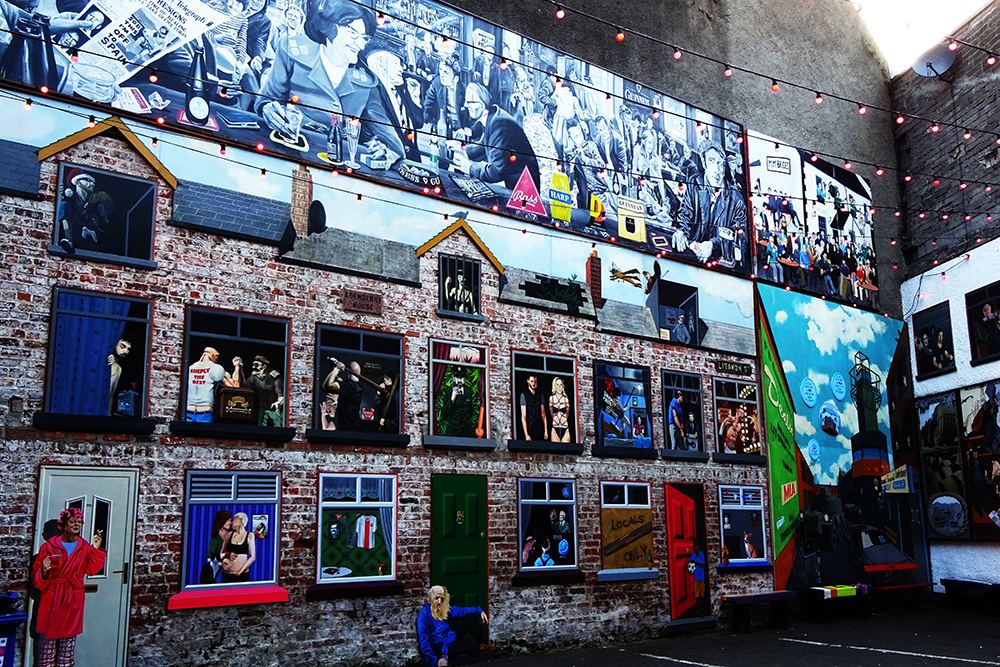 Belfast_Colorful_Bar_Interior